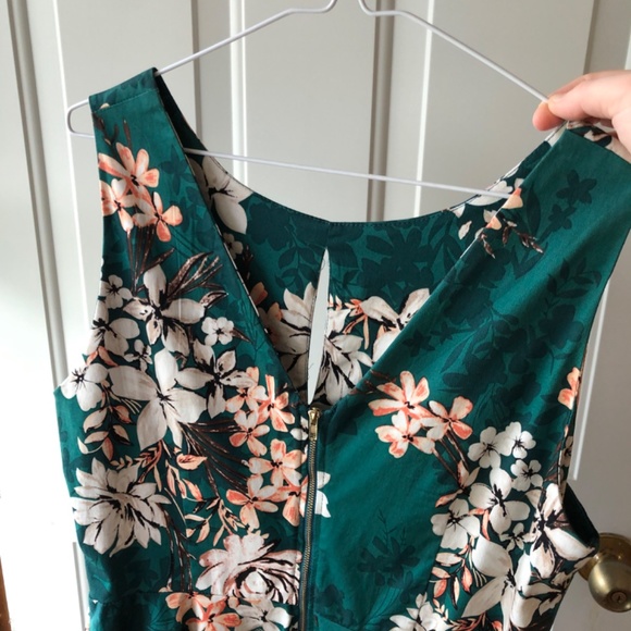 NWT Teal Floral Keyhole Dress - Picture 5 of 6